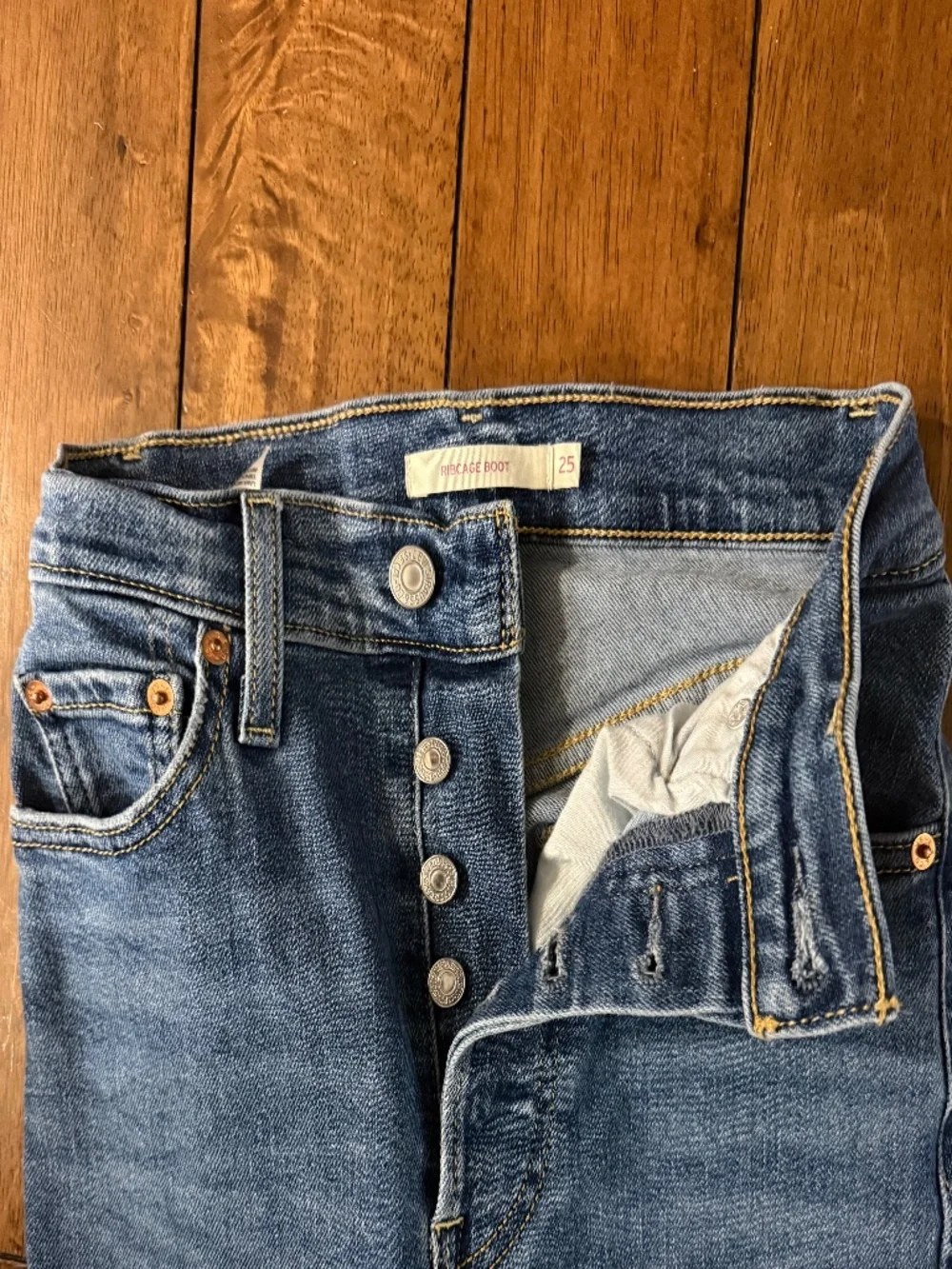 Levi's Ribcage High-rise flare jeans - Picture 2 of 6